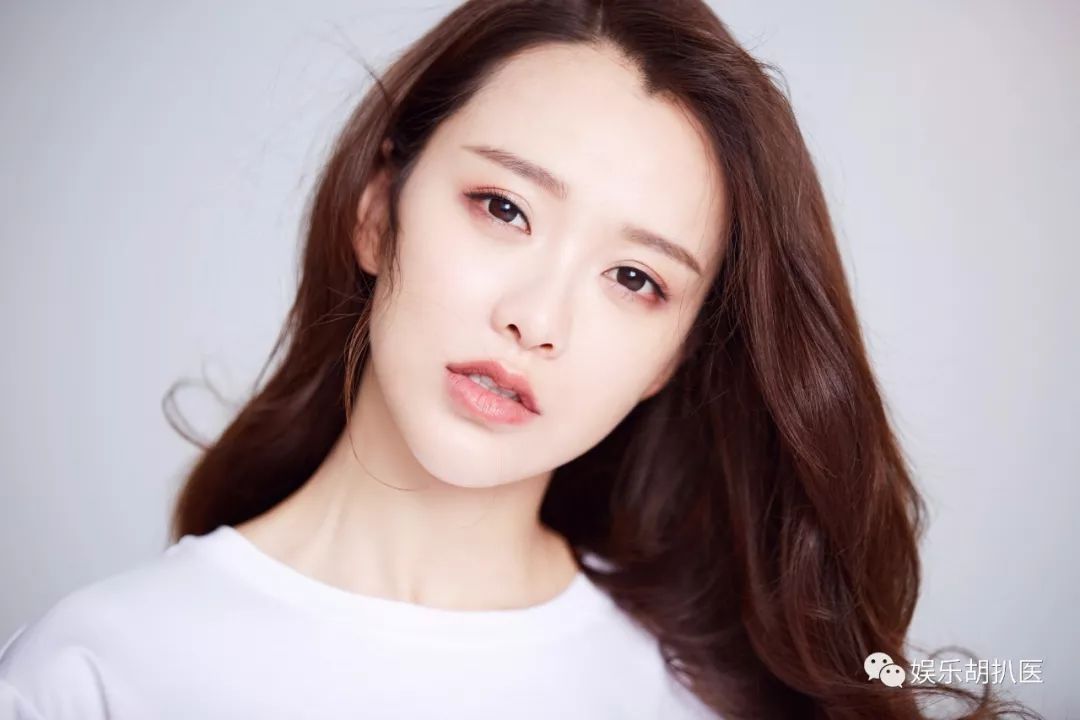 从美腿校花到演员黄一琳女演员的进阶路要过多少关