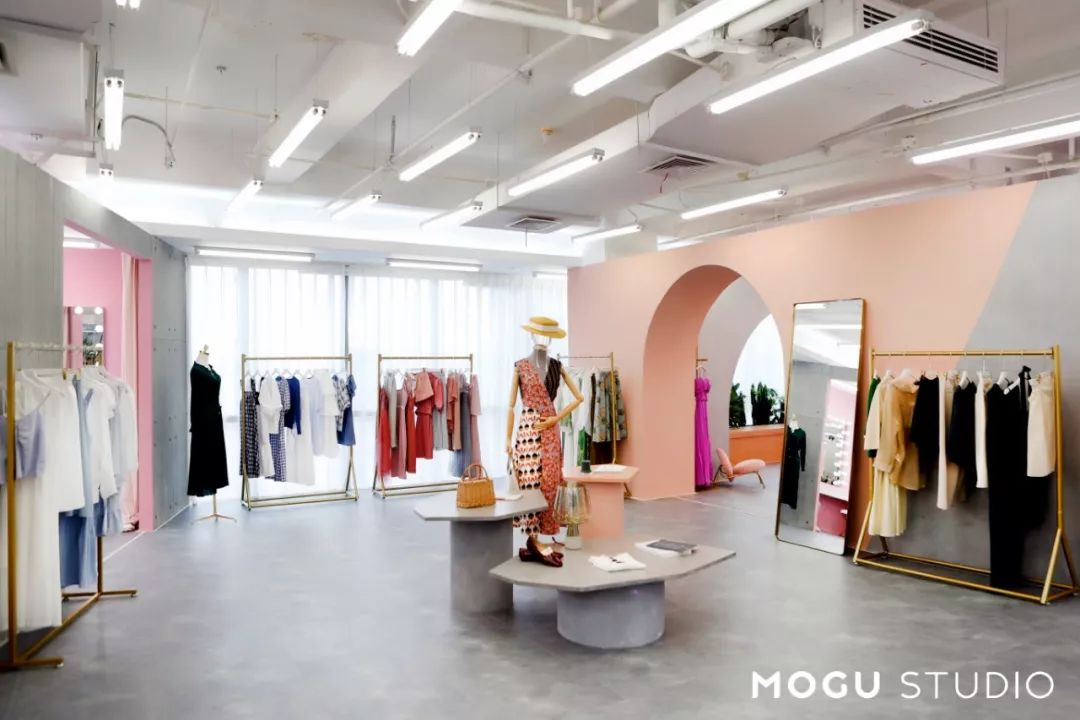 日产3000小时直播内容,蘑菇街如何凭直播电商