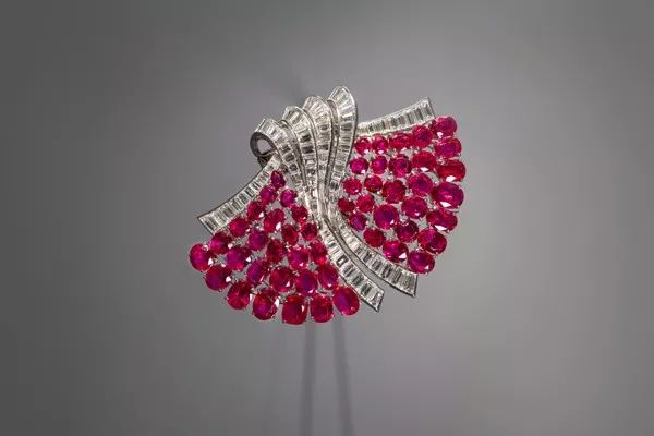 雅艺之美梵克雅宝典藏臻品回顾展诠释经典与传奇