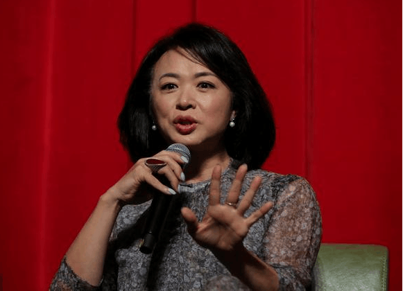金星在节目中首次谈起自己变性的原因,说完后观众们都坐不住了