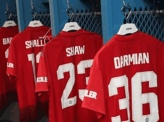 曼联球衣号码公布, 五号空缺! 费迪南德: 穆帅, 