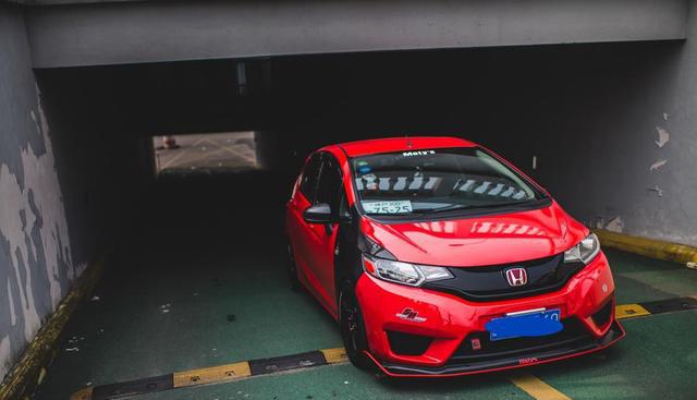 丐版手动红色飞度爆改骚红gk5新年定妆照