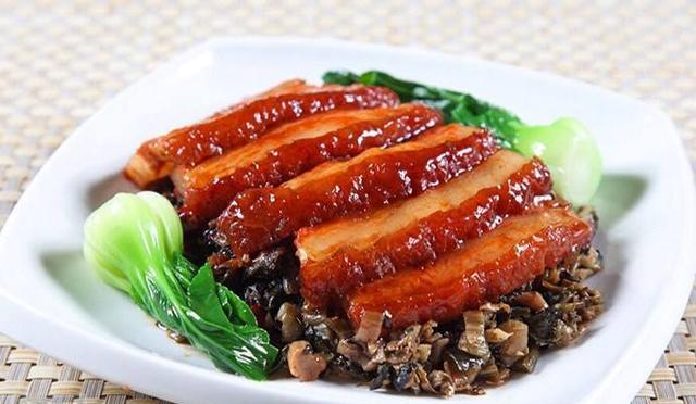 川菜的咸烧白，广东菜的梅菜扣肉的区别在哪儿？|梅菜扣肉|扣肉|烧白_新浪新闻