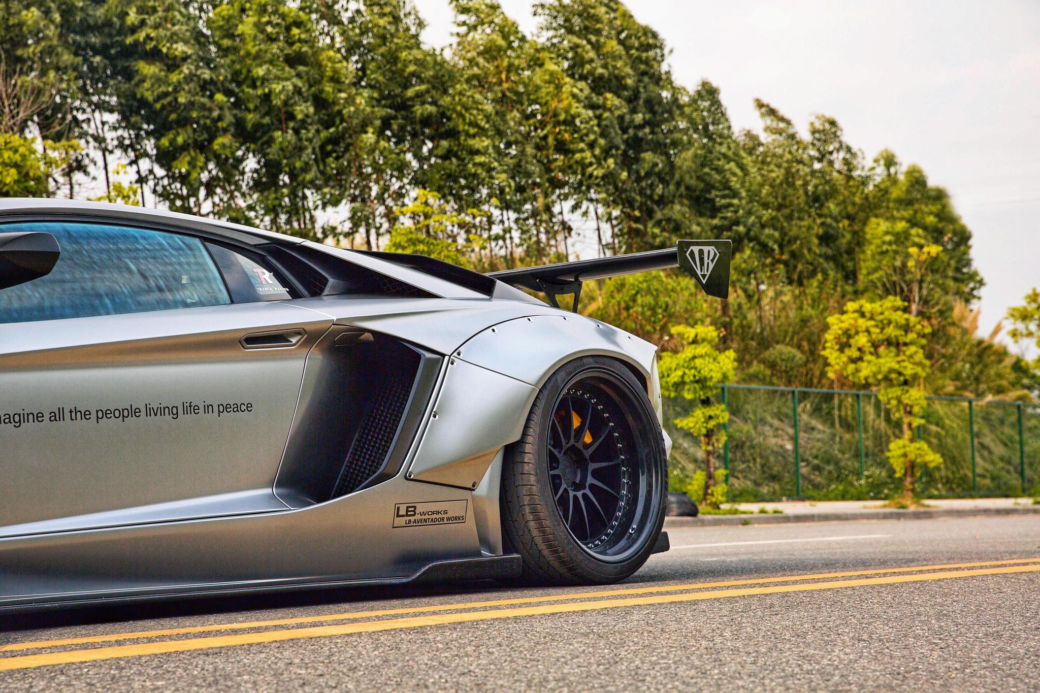 兰博基尼aventador改装lb宽体,简直就是贴地飞行的战斗机!