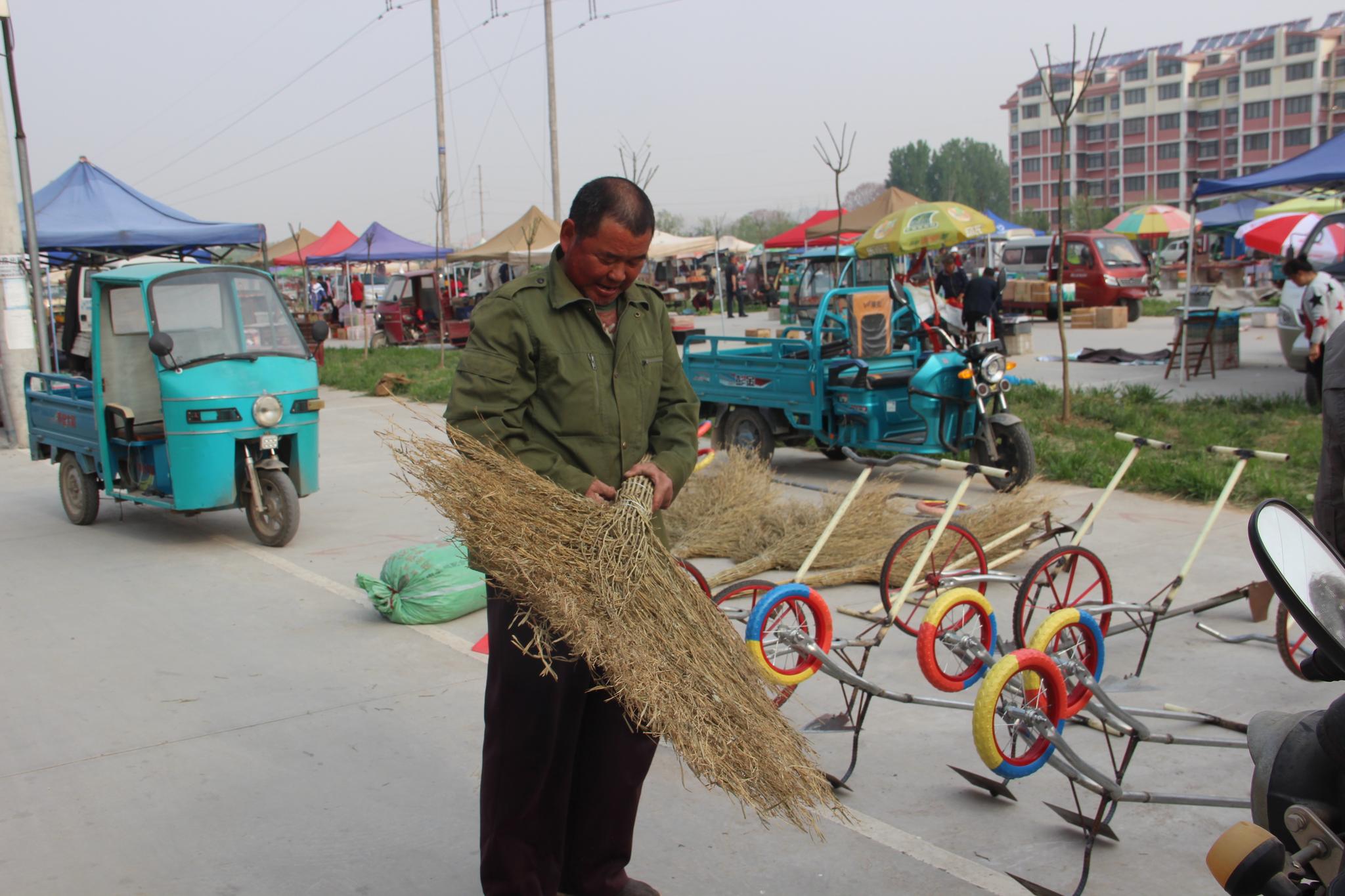 看看农村大集上都在卖什么,亲身感受农村的变化