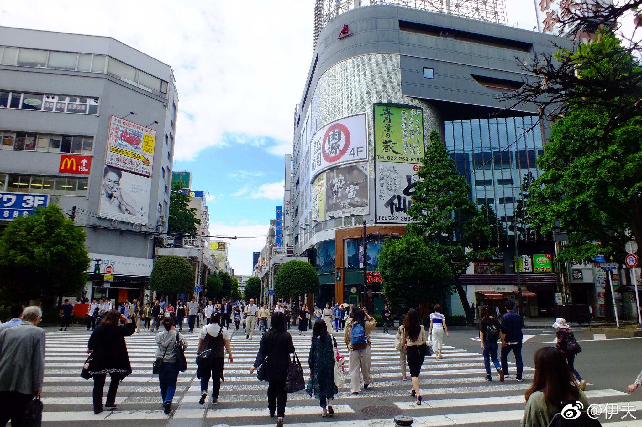 小雨过后清晨的福岛蓝天白云阳光灿烂