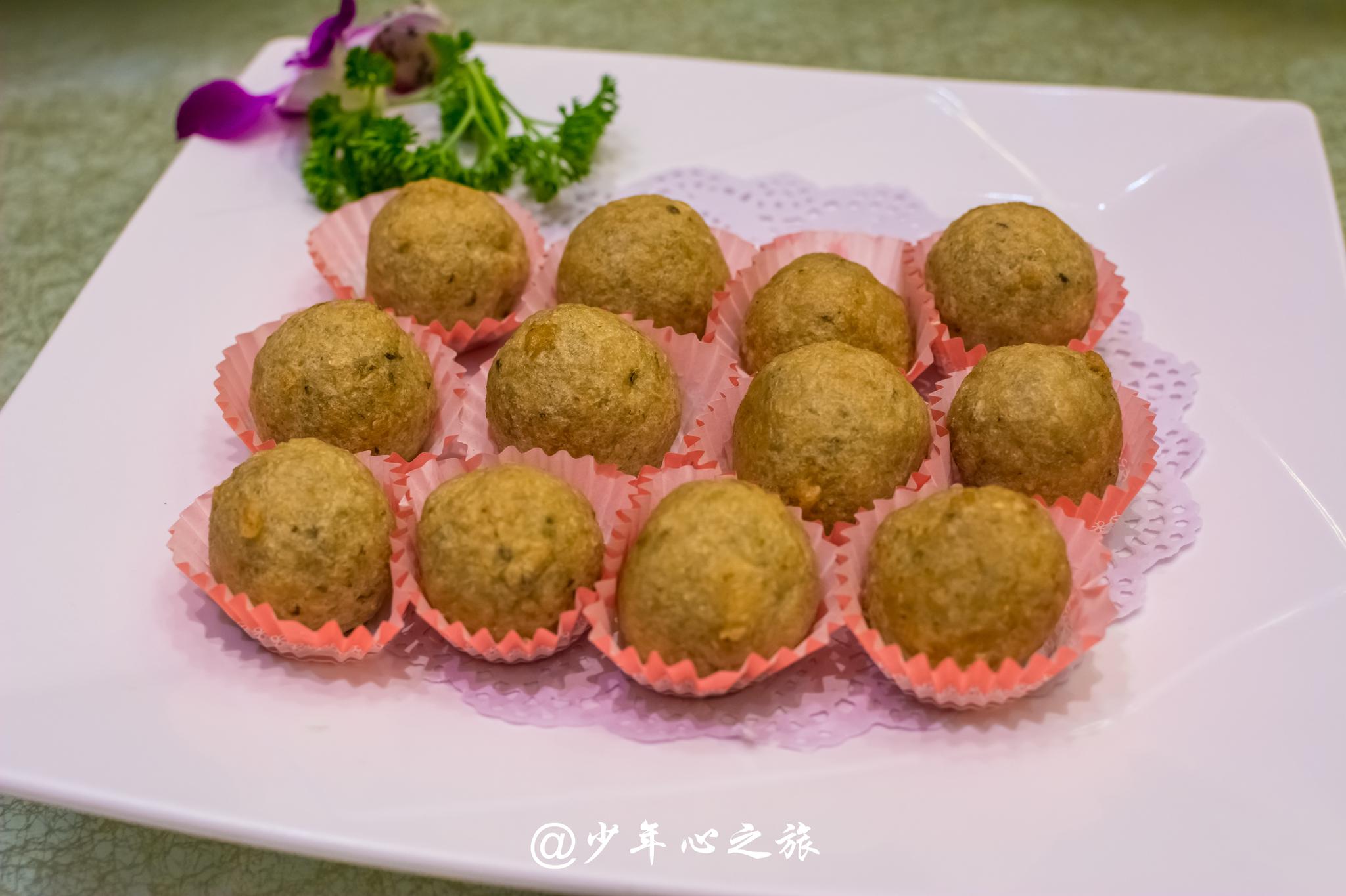 层出不穷,下边是一些中山以及珠三角地区的特色美食,分别是石岐乳鸽