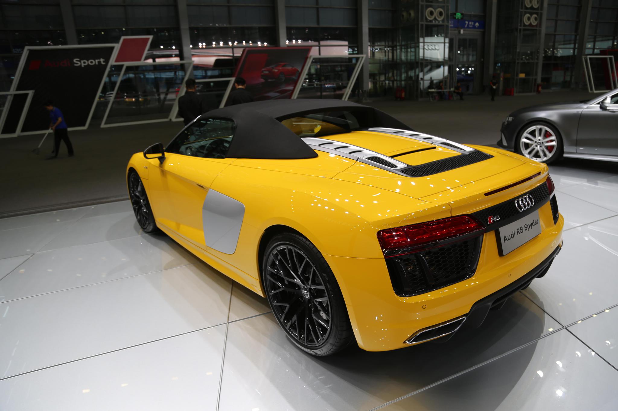 唯王者,尽善尽美,奥迪r8 v10 spyder 敞篷跑车实拍!