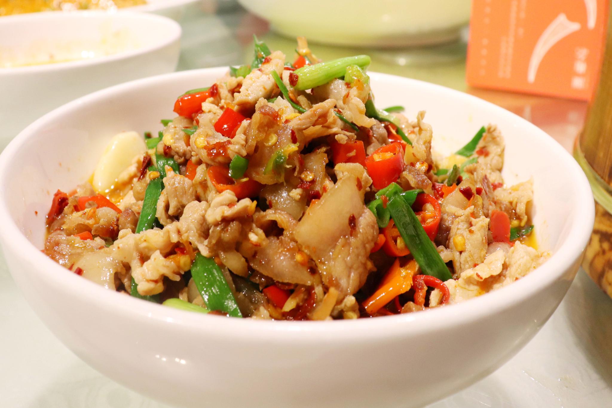 鱼头厦门第一大,这家湖南菜竟在我桌上放火!