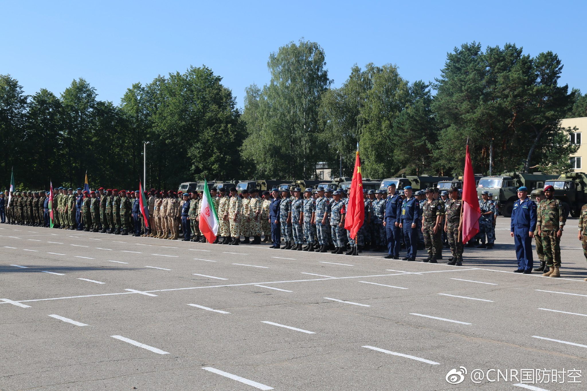 齐聚俄罗斯 共祝建军节