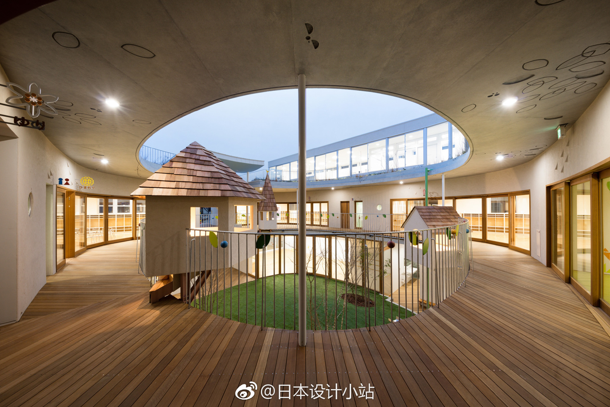 由建筑工作室mamm design设计的一所位于东京荒川区的私立幼儿园