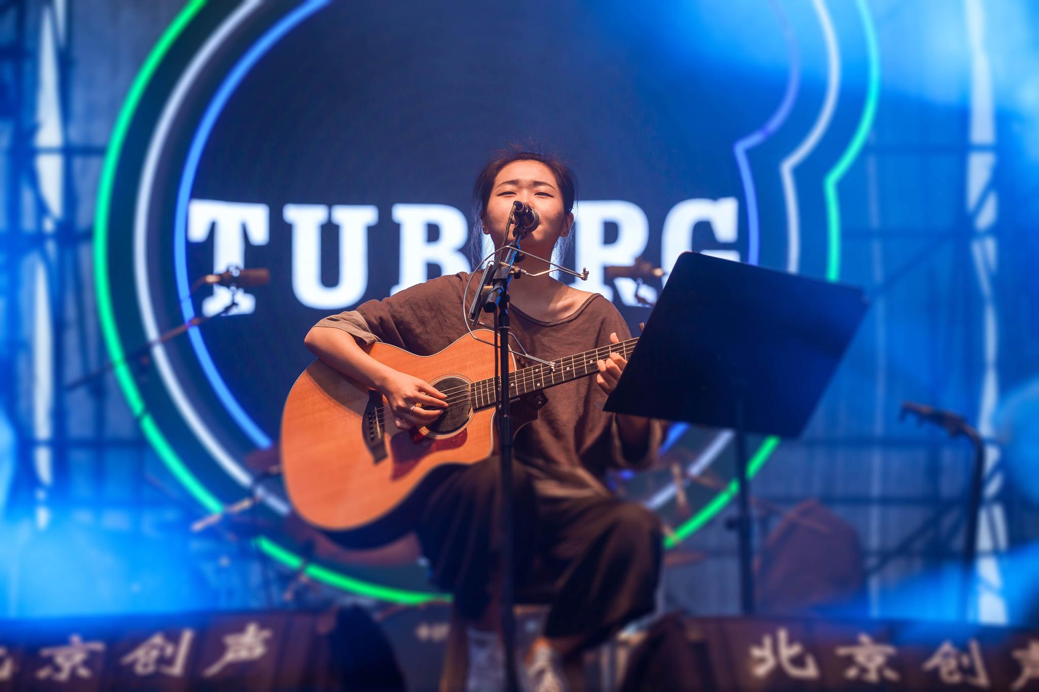 为了满足江南水乡乐迷的喜好,本次音乐节加入了清新民谣元素.