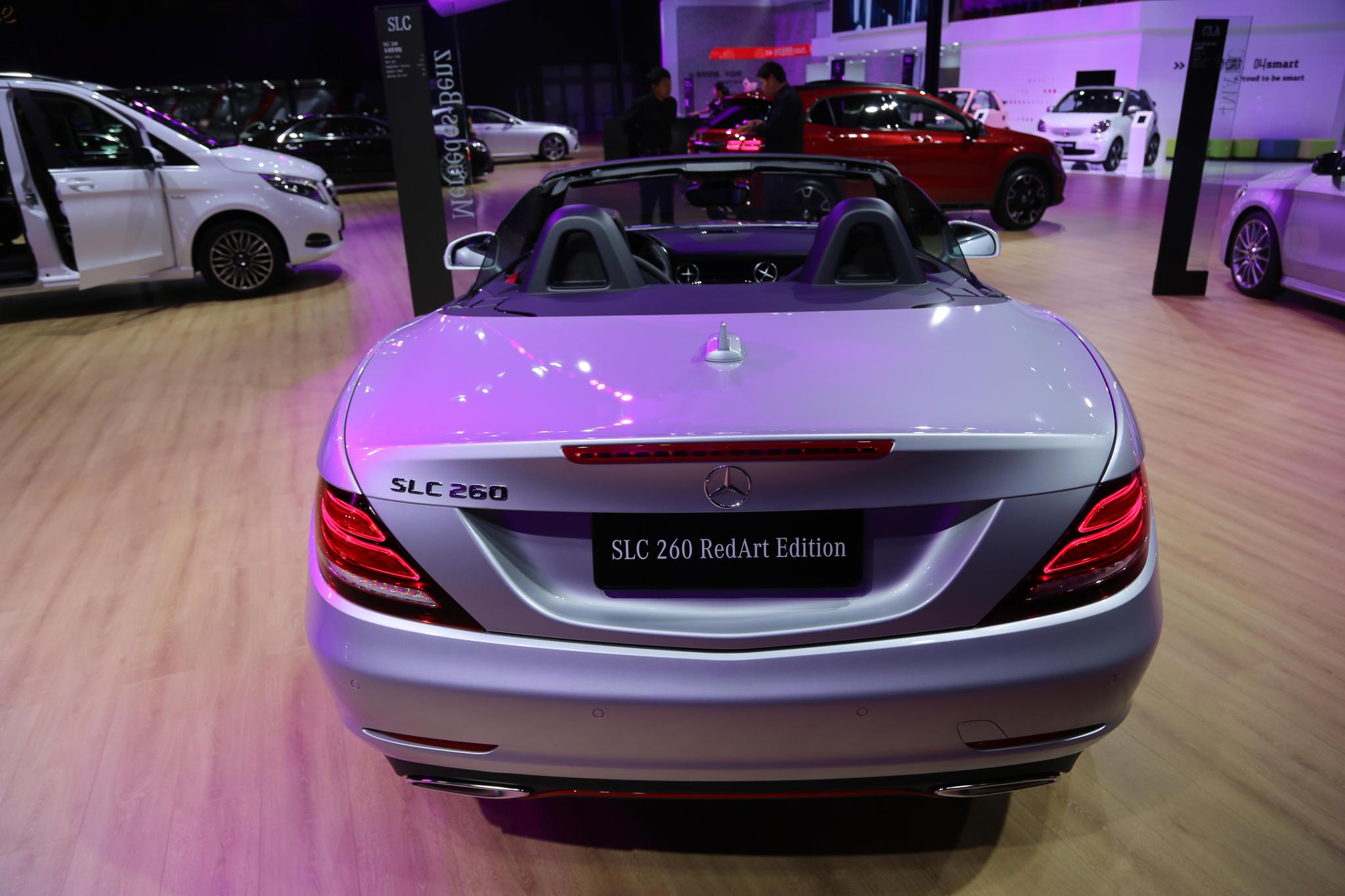 梅赛德斯-奔驰slc 260,50万级别敞篷跑车,车展实拍!