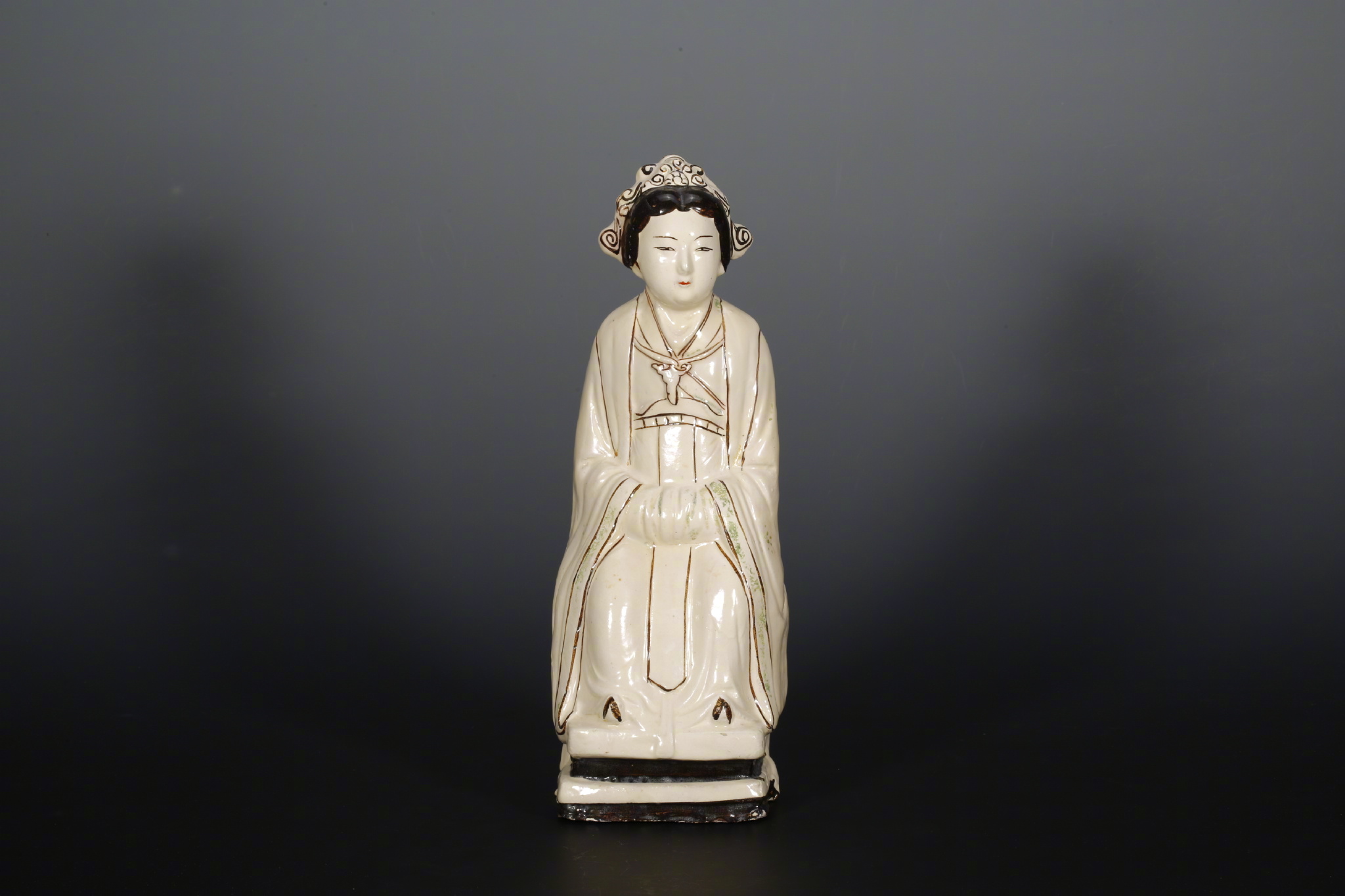 非非诗~观复小宝藏/雕塑 41 《金代 磁州窑红绿彩妇人坐像》岁月