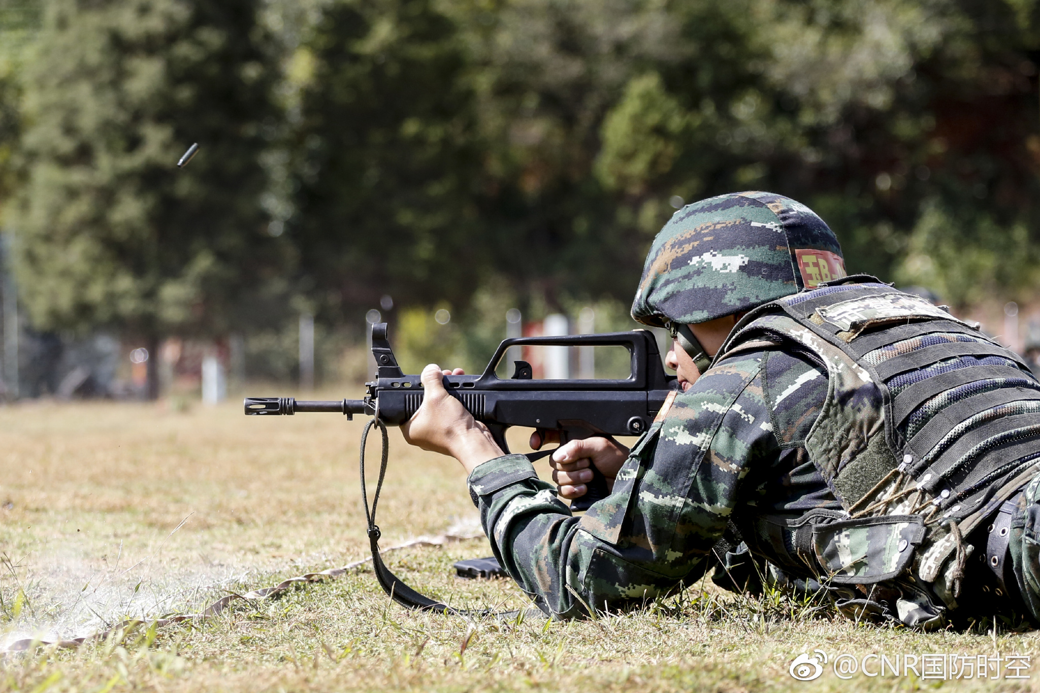 一声巨响,光亮瞬间映遍武警云南总队滇南普洱某训练基地,沉睡中的特