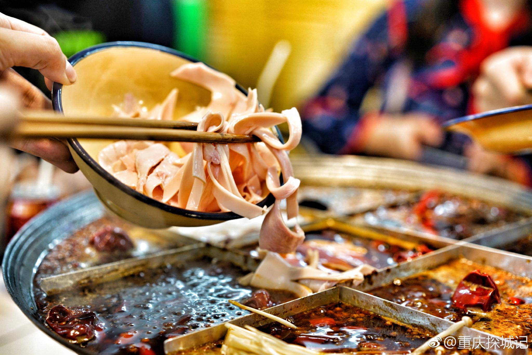 感受重庆七八十年代的火锅文化去这家就对了good