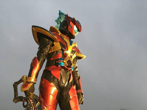 这铠甲勇士猎铠的新皮套,越做越像假面骑士了!