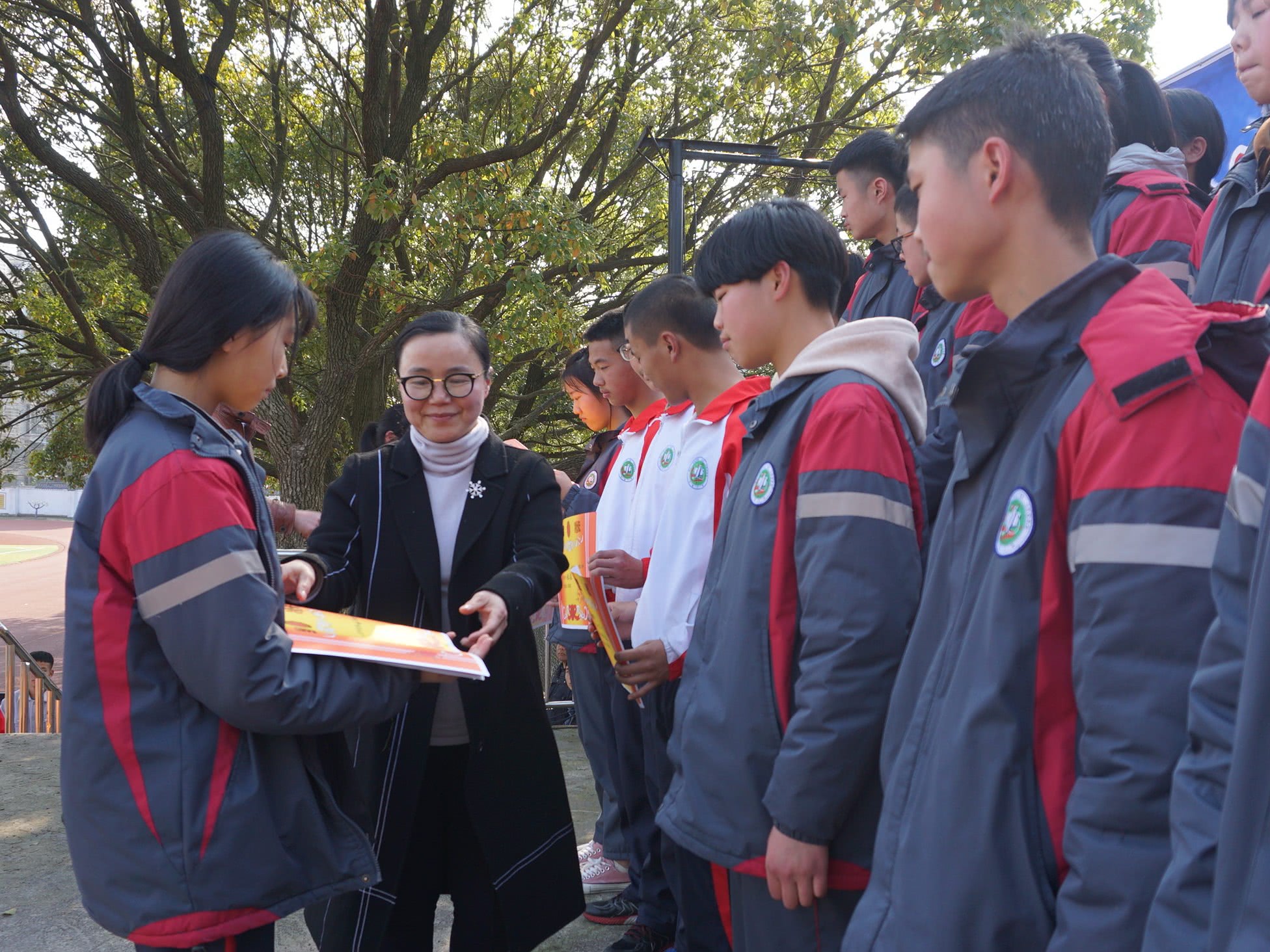 弋阳二中举行2018年春季开学典礼暨优秀系列表彰大会