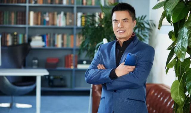 荣耀熊军民智能手机连接ai和iot