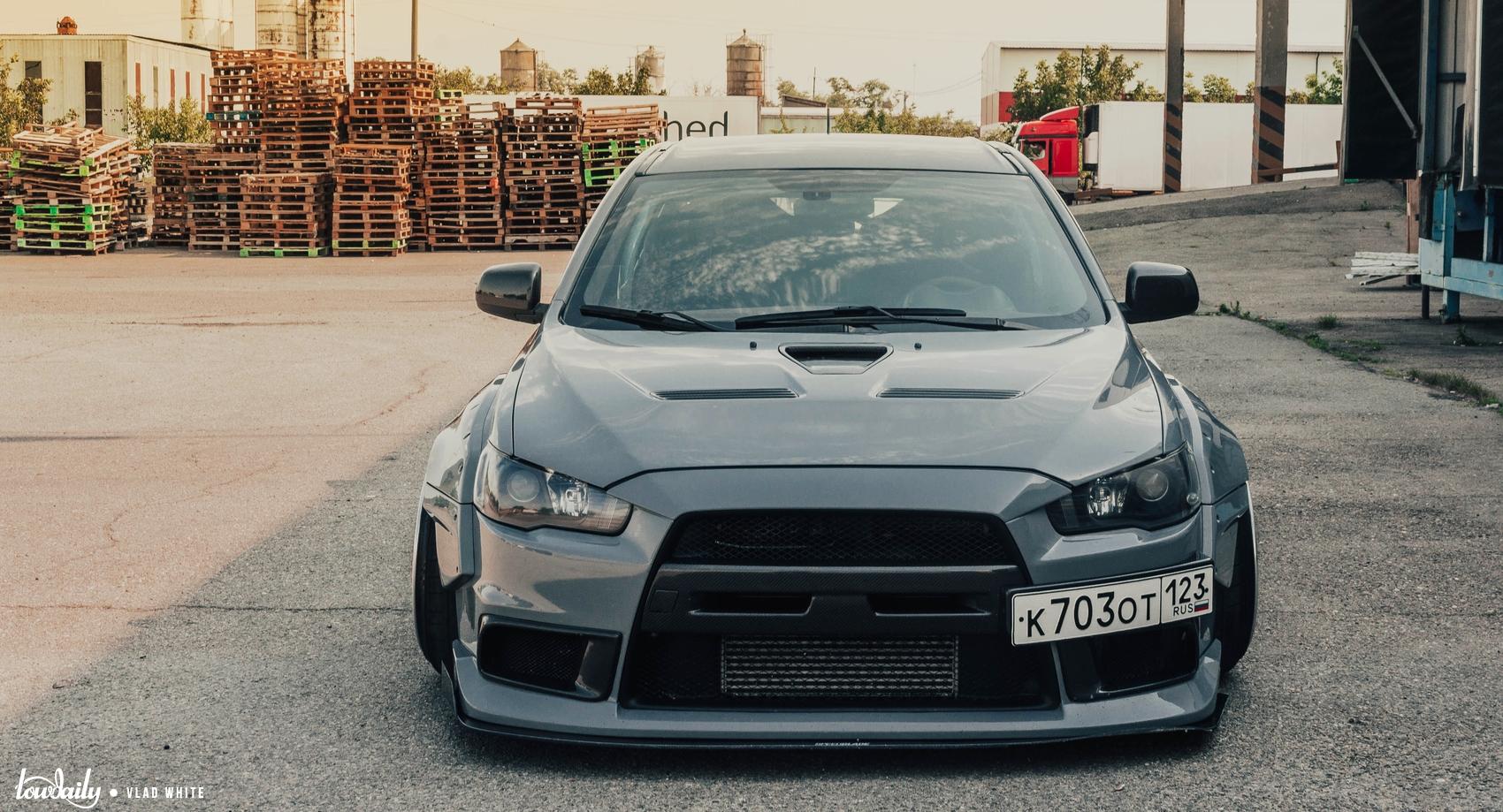 "我不做街霸好多年",宽体气动低趴的evo10你还爱么!