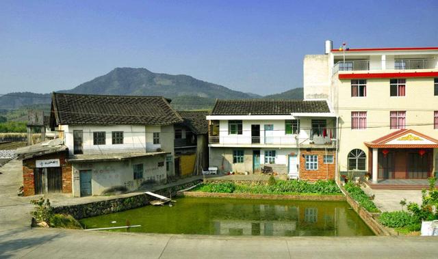 在农村建房子讲究东高不算高西高压断腰这是什么意思