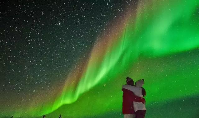 如果一生只有一次旅行机会,那我希望是去阿拉斯加看极光!