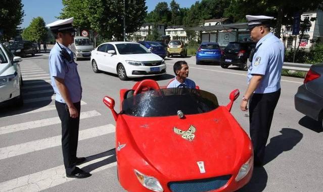 民间牛人自制超跑, 山寨感十足-新浪汽车