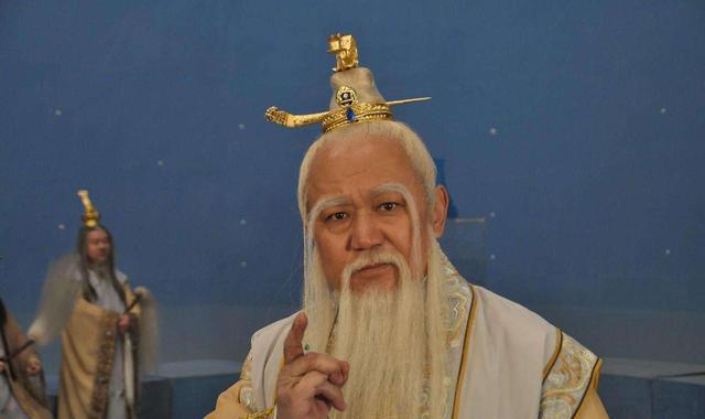 尉迟敬德造塔不成,白发老人出手相助,得知老人身份李世民跪下