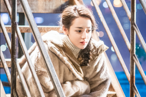 迪丽热巴《21克拉》化身拜金女,遇到抠门郭京飞之后的转变很暖心