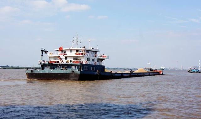 为什么万吨级以上轮船很少在长江南京段以上通行