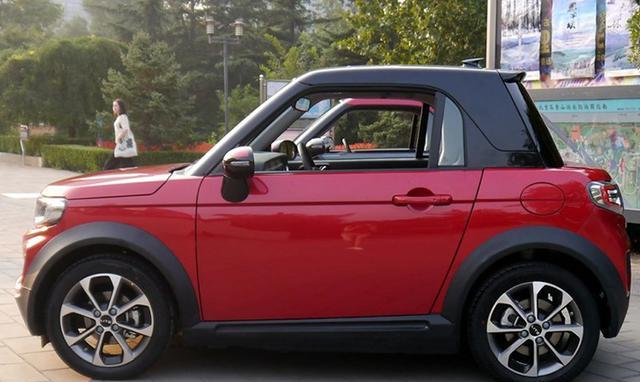 行走的表情包vs众泰e200谁才是新能源界的神车