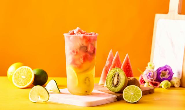 夏季缤纷 来一杯高颜值的水果茶 简直好喝到没朋友