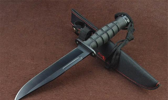 名刀鉴赏,哥伦比亚黑武士战术直刀