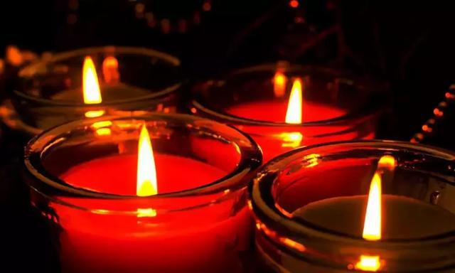 点燃心灯祈福我认为最动听的声音是空灵庄严的梵呗禅音,闻者胸襟豁然