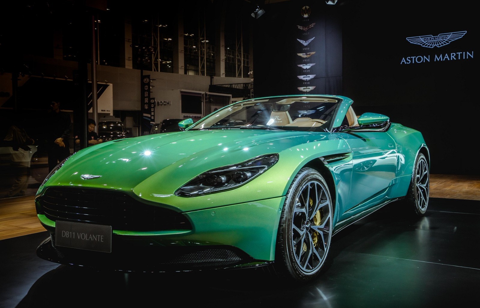 致敬db70周年 阿斯顿·马丁推出db11 volante db 70周年纪念版