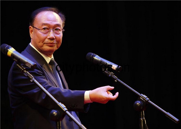 他是桃李满枝的相声名家,徒弟却纷纷跳门另拜他人,令人唏嘘!