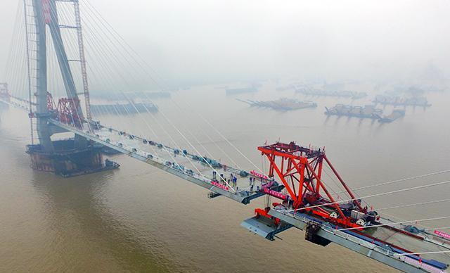 又是一大工程, 建成后拥有四项世界第一, 你知道吗?