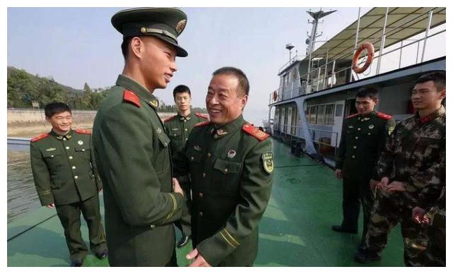 为什么大部分士兵,一期士官干完就退伍了,原因让人心酸!