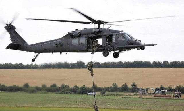 美国黑鹰直升机,生产量达4500架,中国引进30年仍无法仿制