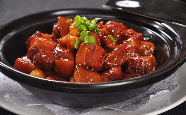 "东坡肉"的家常做法,色泽红亮,糯而不腻口|东坡肉|色泽|砂锅_新浪新闻