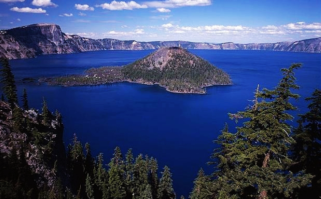 全球最深的湖泊,很多人见都没见过,你见过吗