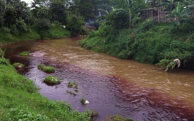 曾经清澈无比 如今变成全球最脏的河流