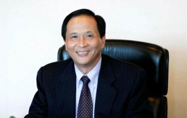 曾身价过亿, 现负债累累, 儿子还开着400万的豪车一路炫富!