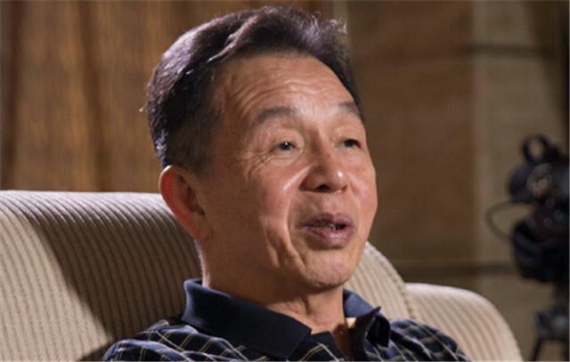 他靠卖卫生巾起家,现身价百亿却目击吃泡面,喜欢在婚礼上捐款!