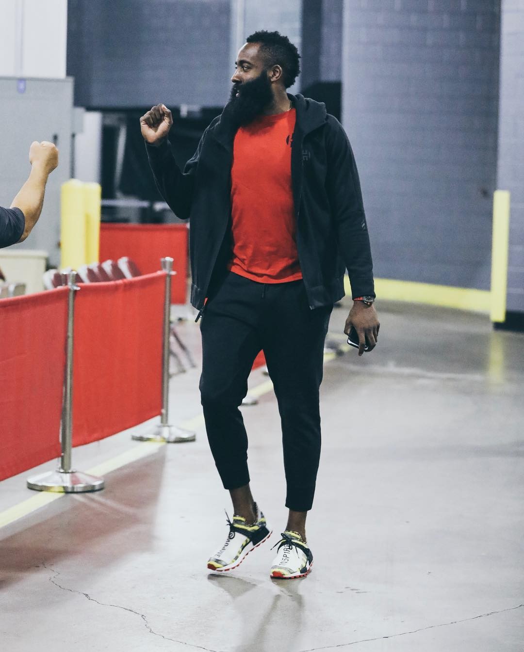 nba时尚潮人哈登篇,登哥赛前时装秀,各种百搭随心所欲!