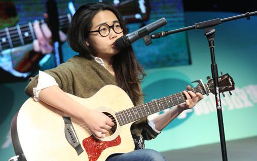 陈粒唱成了"男神",谢春花唱成了女神,她却把自己唱成了大爷?