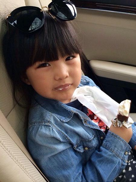 还,王诗龄的身材也是一路被人吐槽.