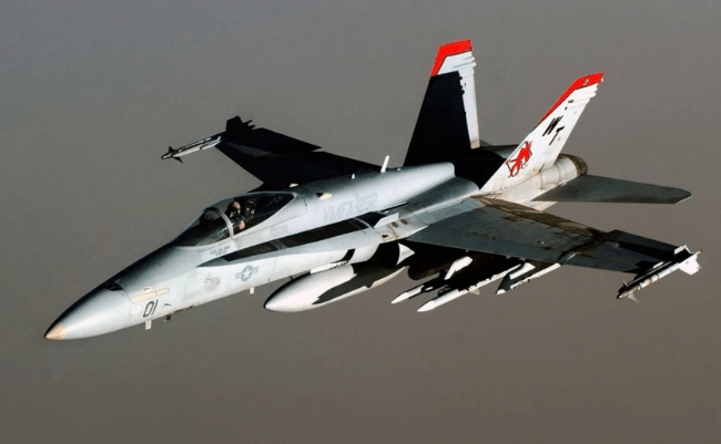 苏-27机身单薄, 但最大航程近4000公里, 它是怎么做到的?