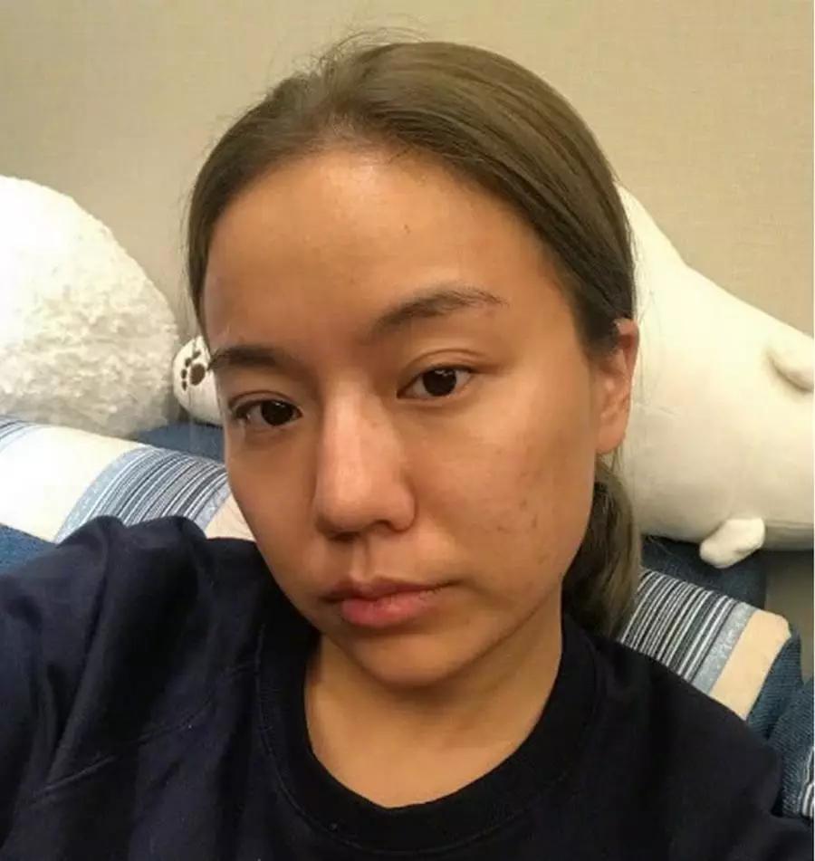 接下来要说的这个你肯定认识,不过不放美颜的,素颜照放上去,你认出她