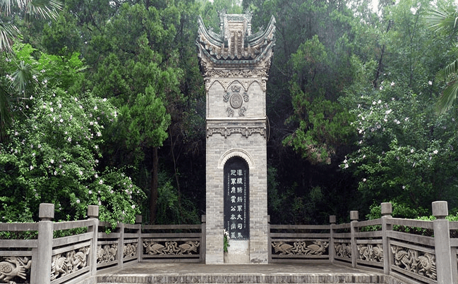 此彪悍民族和华夏同族因一人崛起又衰败最后成了混血部落